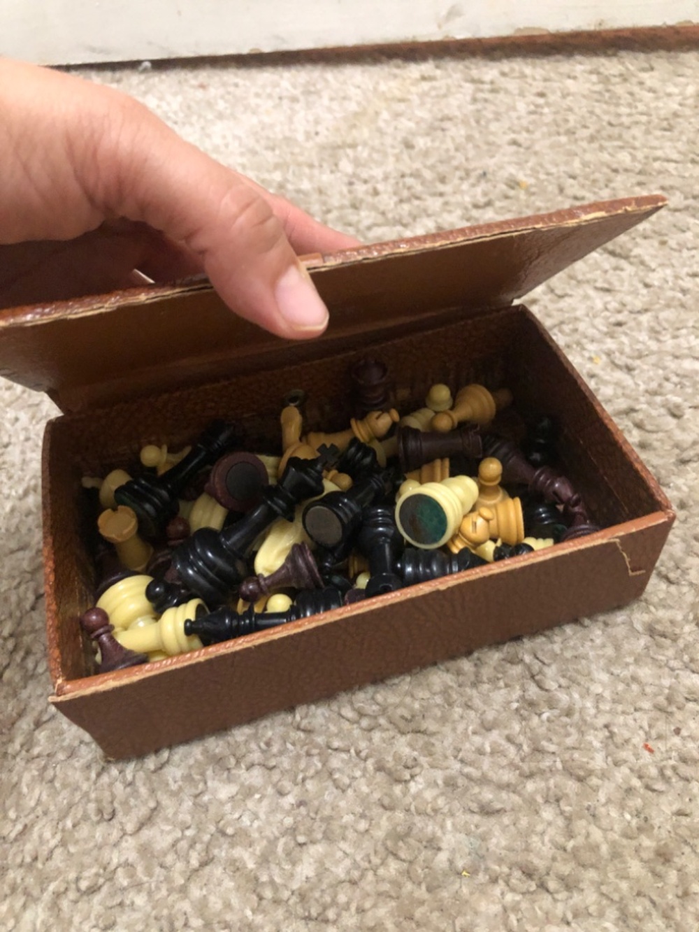 vintage chess set plastic 1945 - Picture 4 of 7